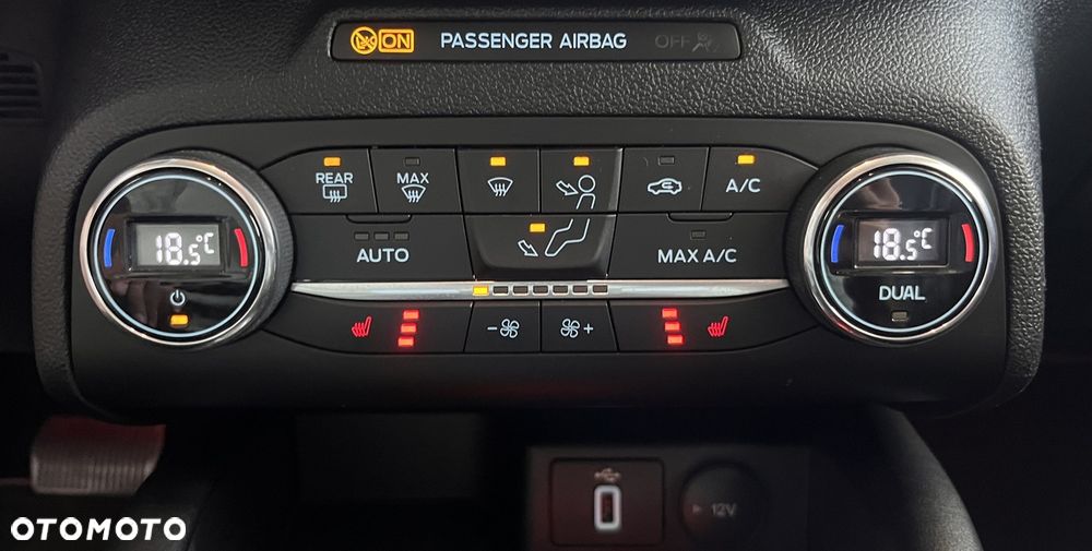 Ford Focus 1.5 EcoBoost Vignale - 16