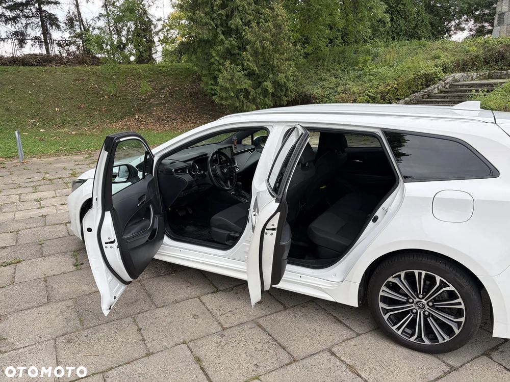 Toyota Corolla 1.8 Hybrid Comfort - 29