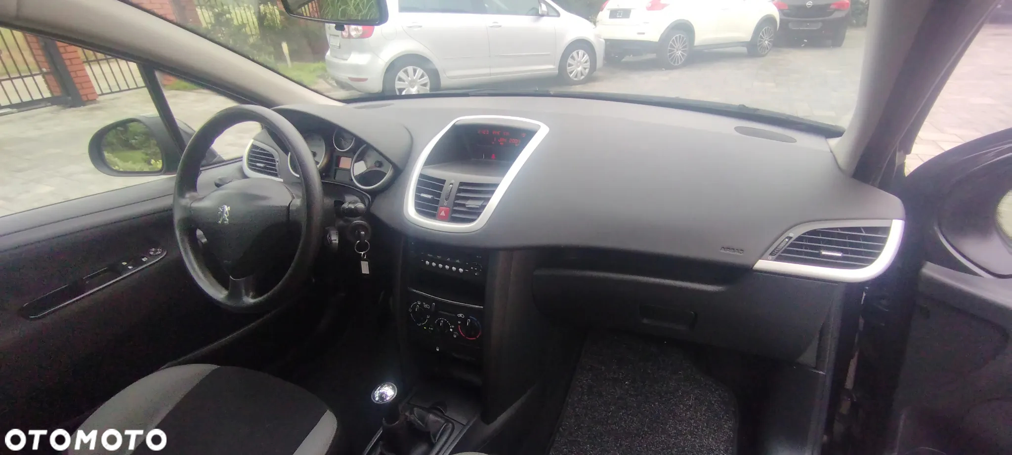 Peugeot 207 1.4 16V Trendy - 5