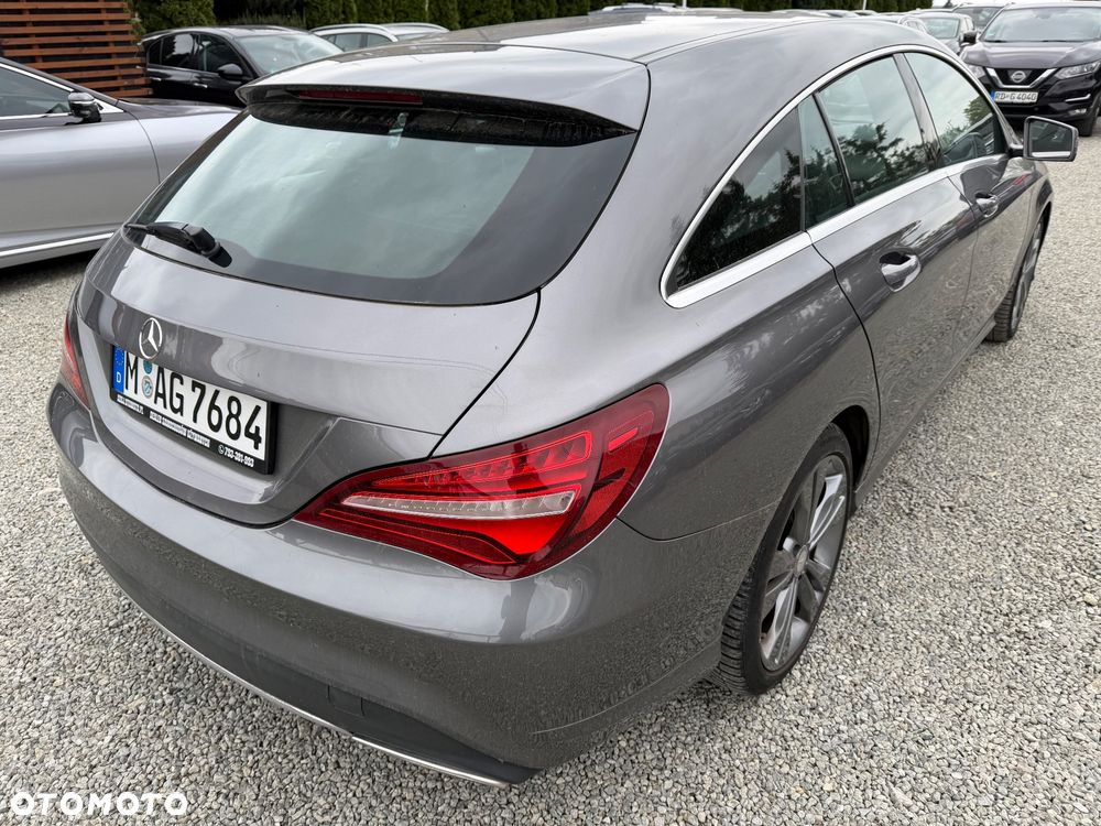Mercedes-Benz CLA 180 Urban - 12