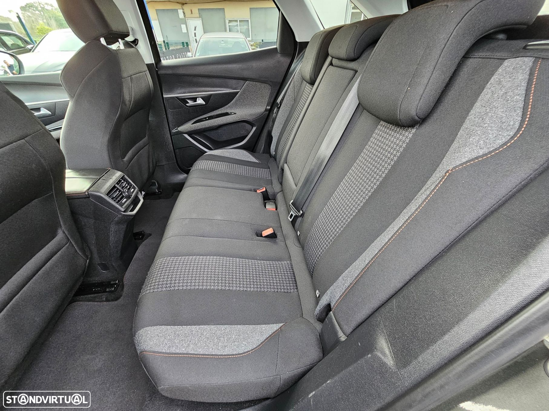 Peugeot 3008 1.5 BlueHDi Active Pack EAT8 - 17