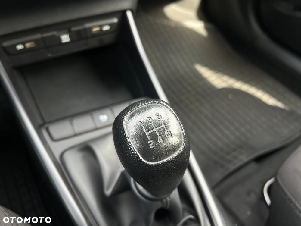 Hyundai i20 1.2 Pure - 13