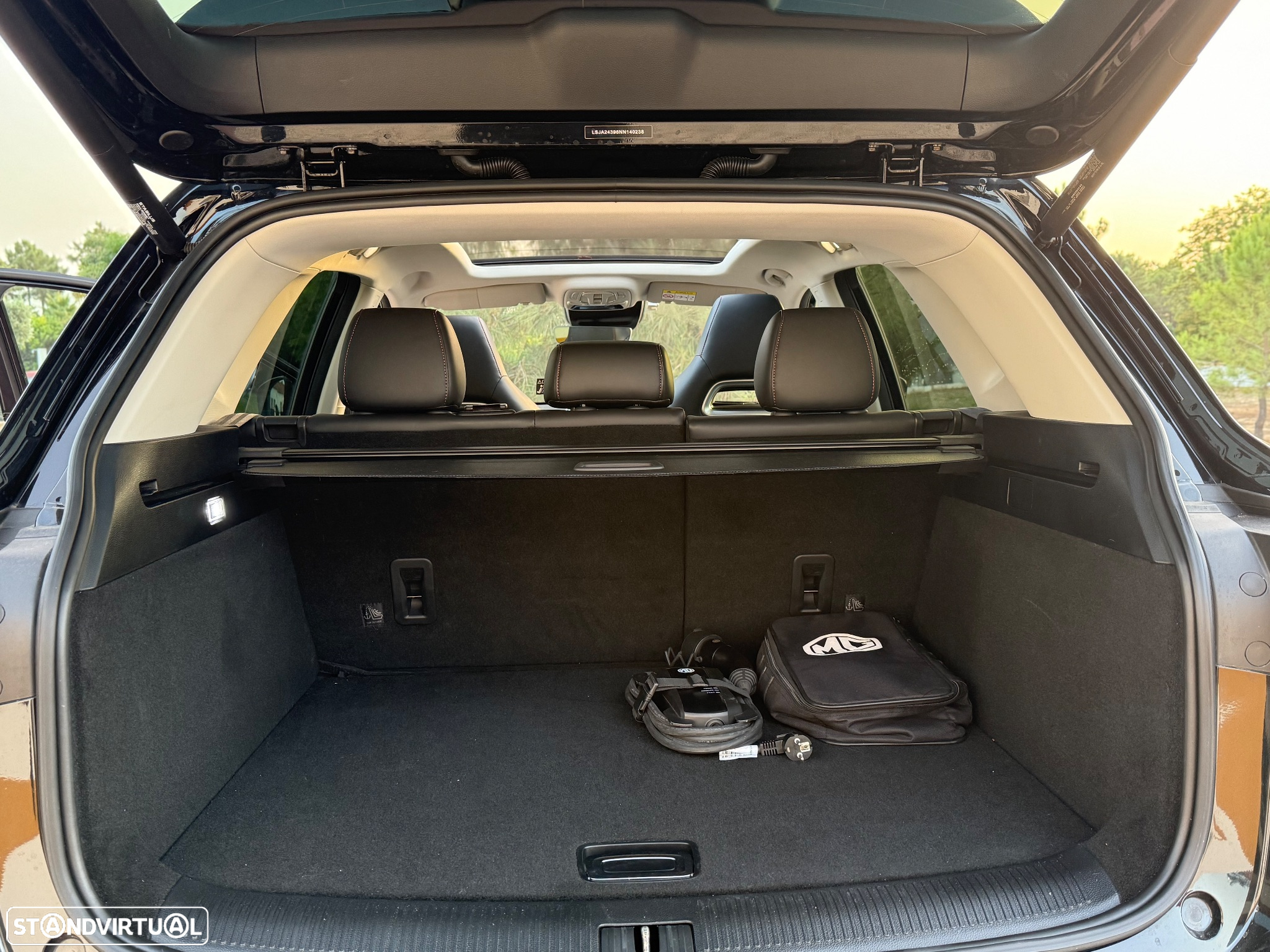 MG EHS 1.5 T-GDI Plug-in Hybrid Luxury - 36