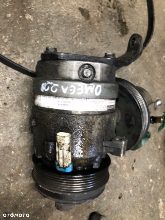 Kompresor klimatyzacji opel omega 2.2b - 1