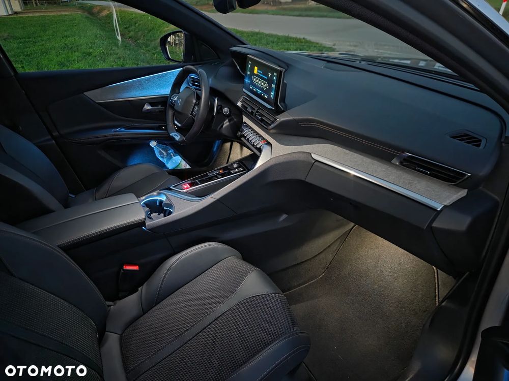 Peugeot 3008 1.2 PureTech mHEV GT S&S e-DCS6 - 8