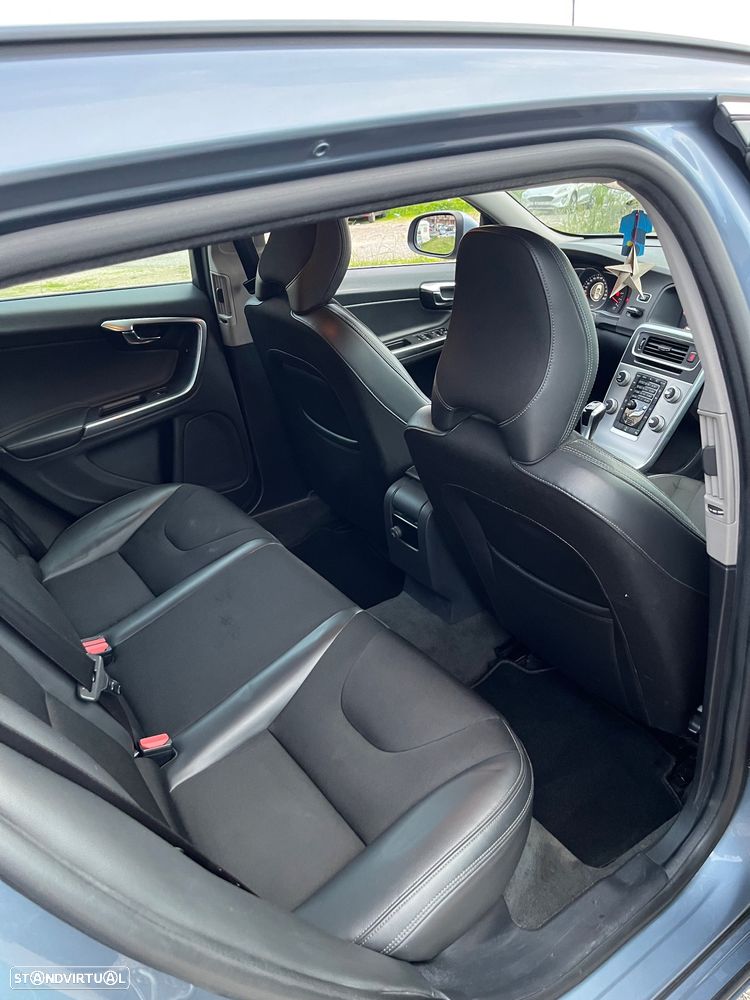 Volvo V60 2.0 D3 Momentum - 10