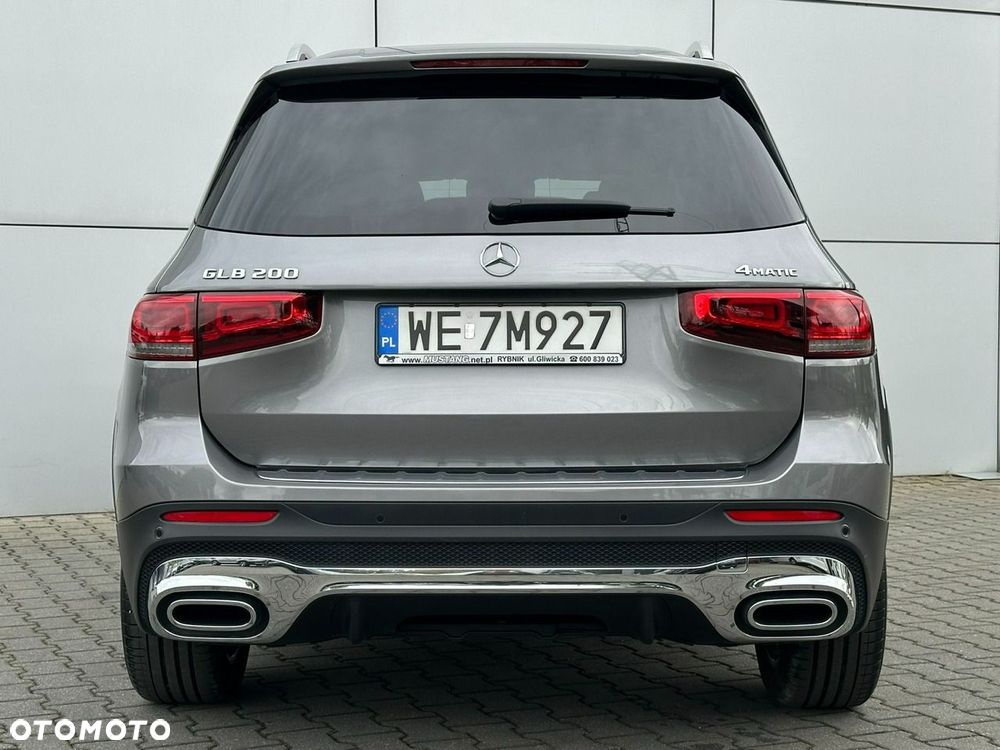 Mercedes-Benz GLB 200 4-Matic AMG Line 8G-DCT - 12