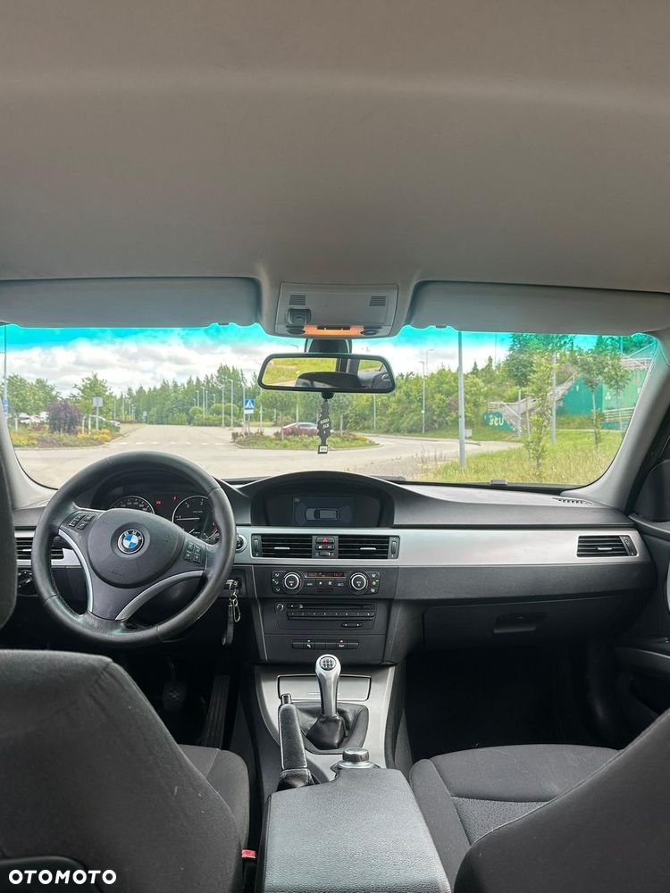 BMW Seria 3 320d - 10