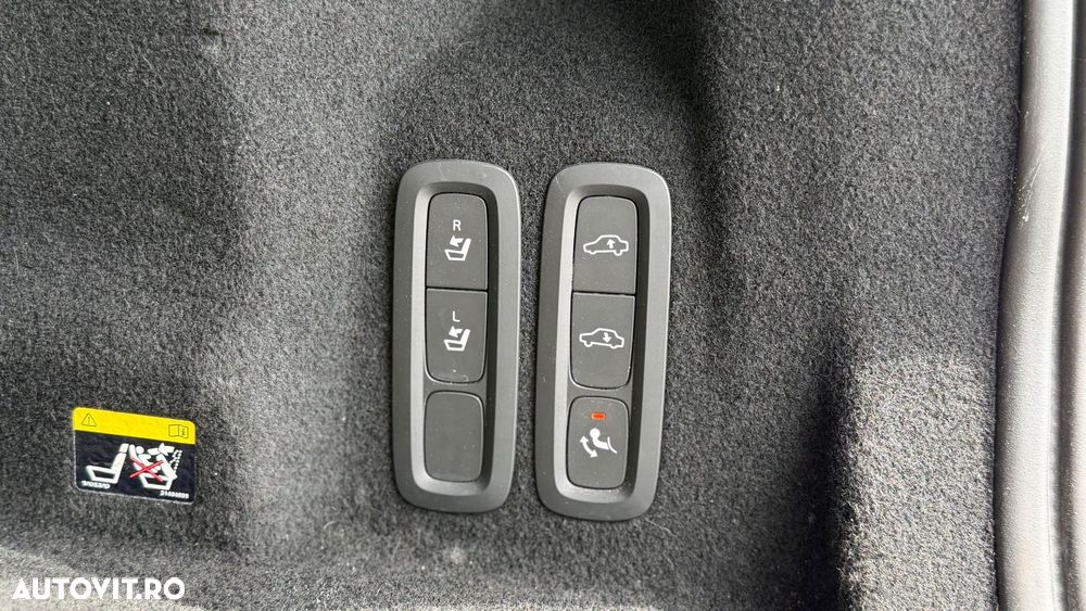 Volvo XC 60 T8 Twin Engine AWD Inscription - 22