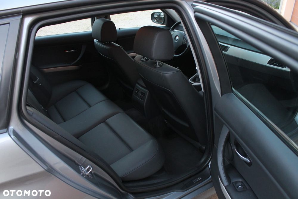 BMW Seria 3 318d DPF Edition Exclusive - 19