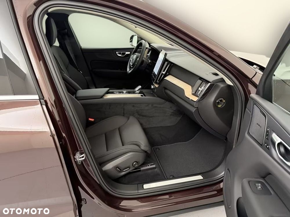 Volvo XC 60 T6 Plug-In Hybrid AWD Plus Bright - 22