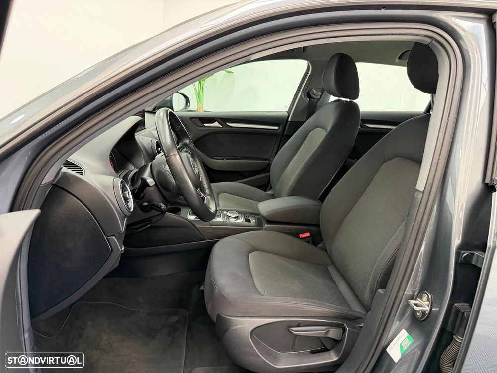 Audi A3 Sportback 30 TFSI Design S tronic - 19