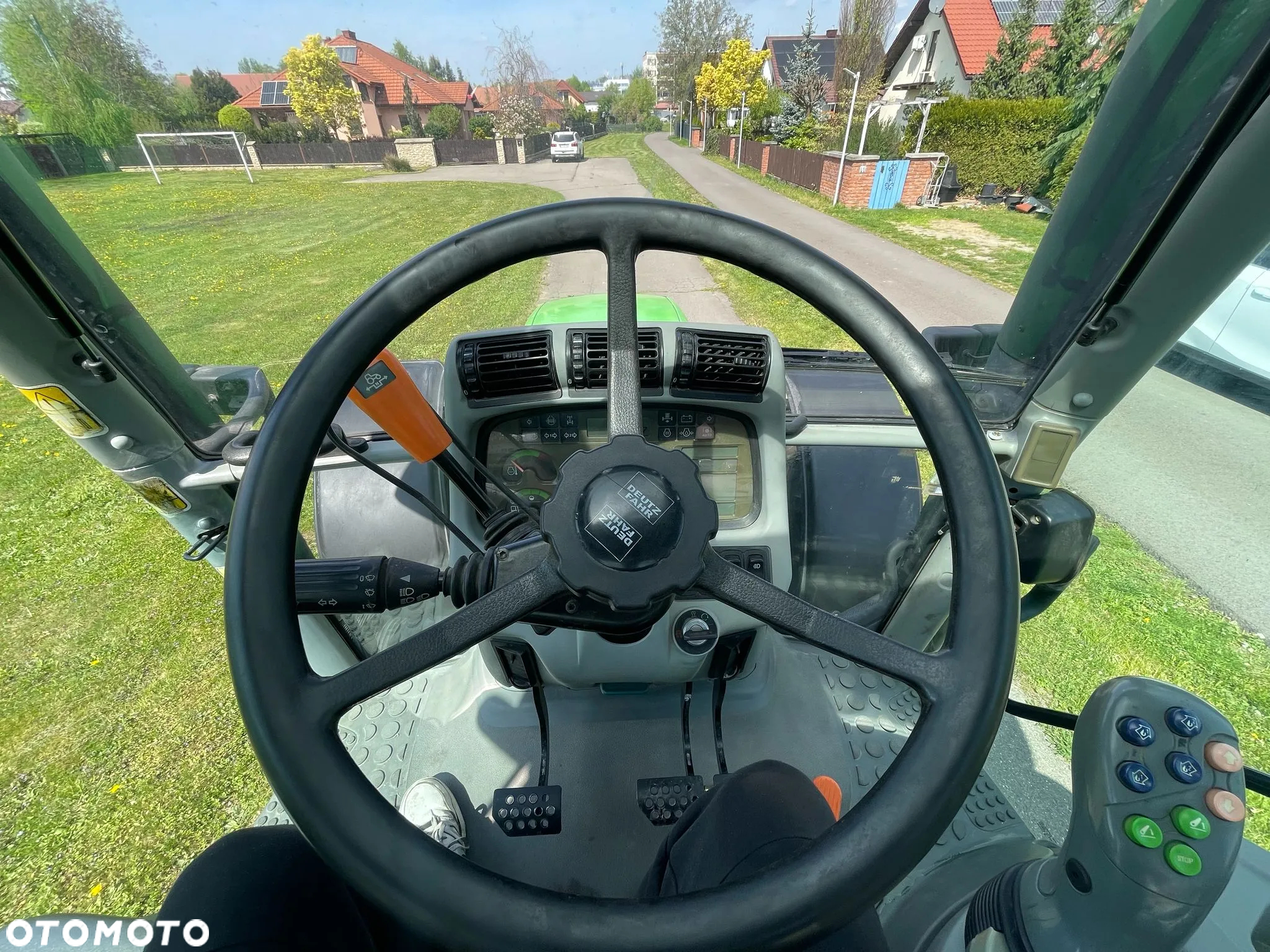 Deutz-Fahr Agrotron 620TTV - 11