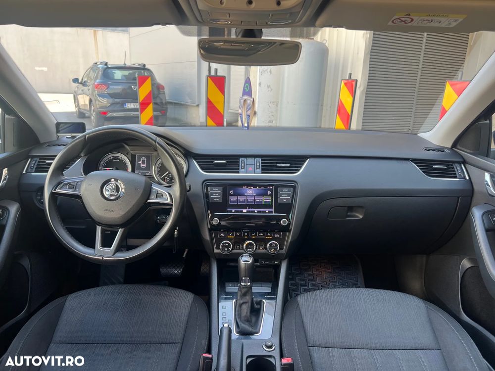 Skoda Octavia 1.6 TDI DSG Ambition - 7