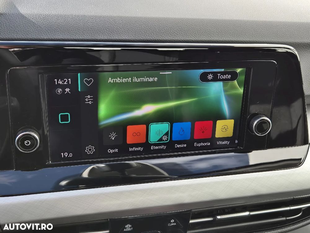 Volkswagen Golf 1.5 TSI ACT Life - 25