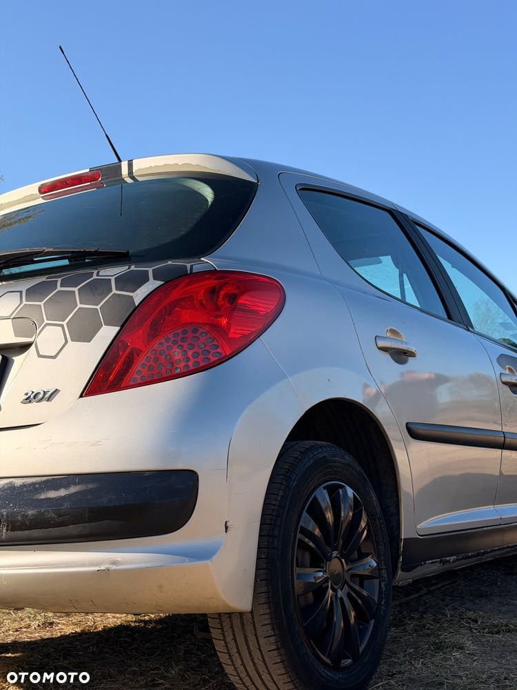 Peugeot 207 - 11