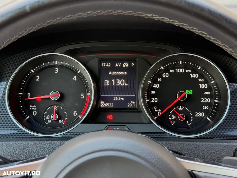 Volkswagen Golf 2.0 TDI DSG GTD - 11