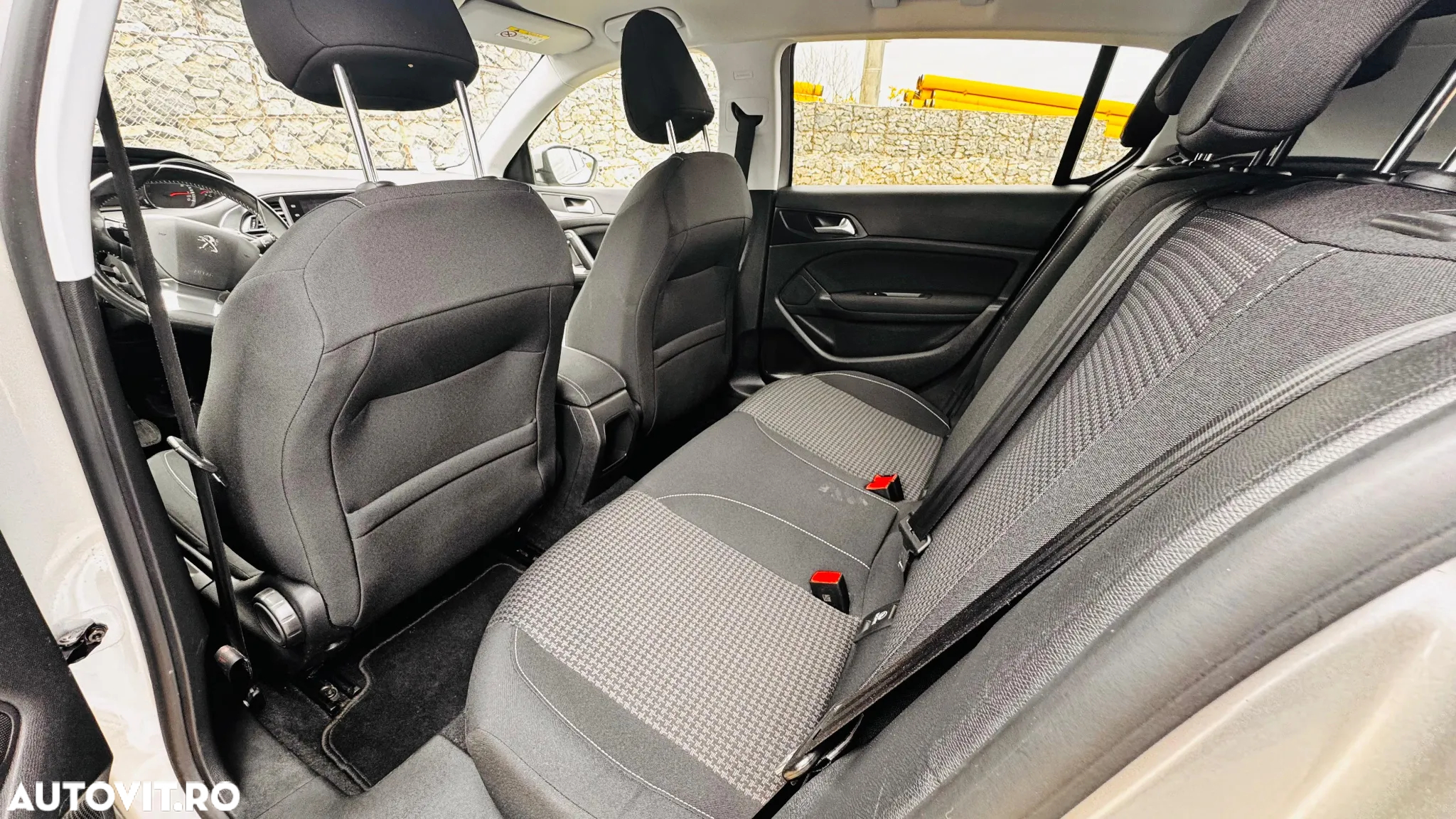 Peugeot 308 1.2 L PureTech Turbo S&S Allure Pack - 20