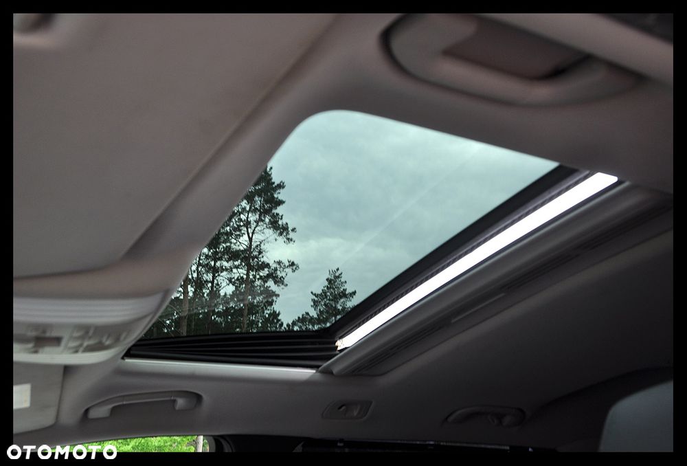 Mercedes-Benz Klasa E 300 CDI DPF BlueEFFICIENCY 7G-TRONIC Avantgarde - 19