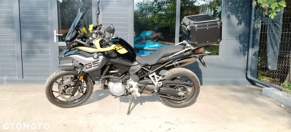 BMW F - 24