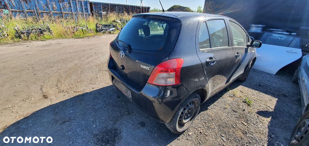 Toyota Yaris II maska drzwi zderzak lampa klapa fotele wszystkie części - 6