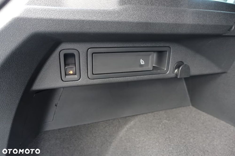 Volkswagen Tiguan 2.0 TDI SCR 4MotION DSG R-Line - 33