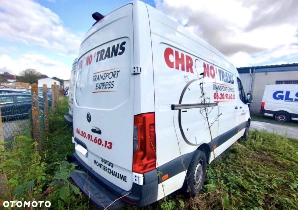 Mercedes-Benz Sprinter - 2