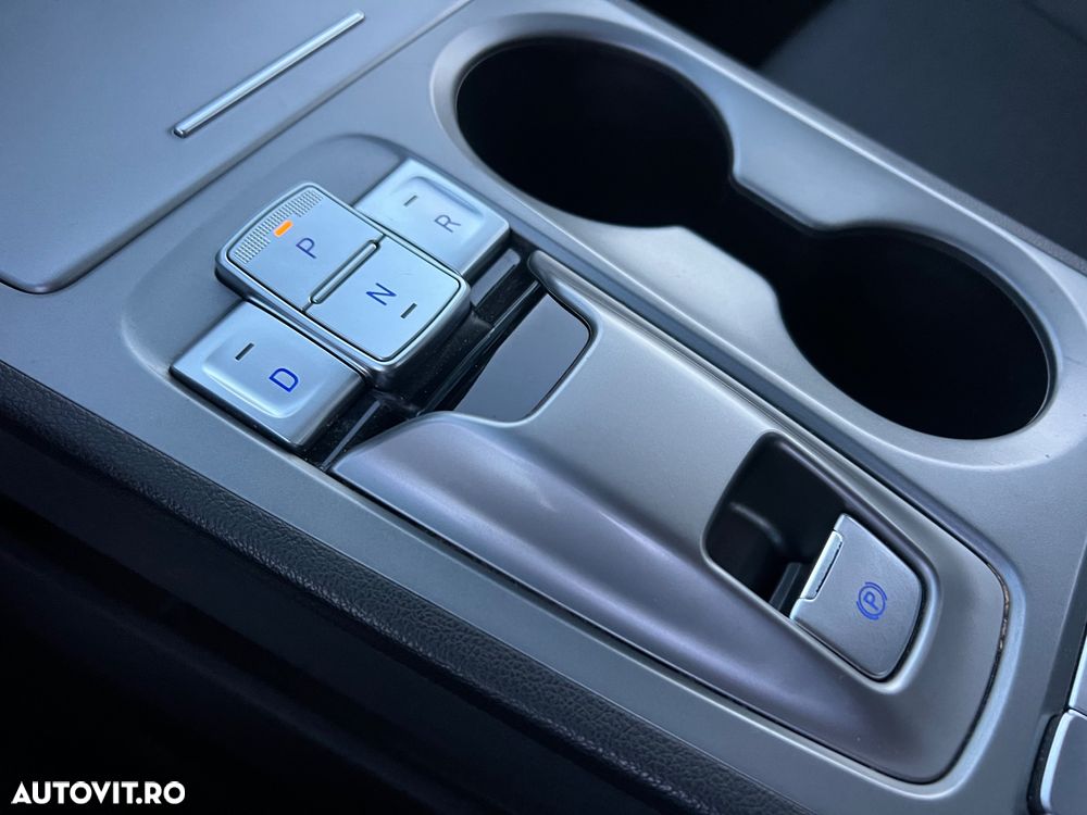 Hyundai KONA Select - 19