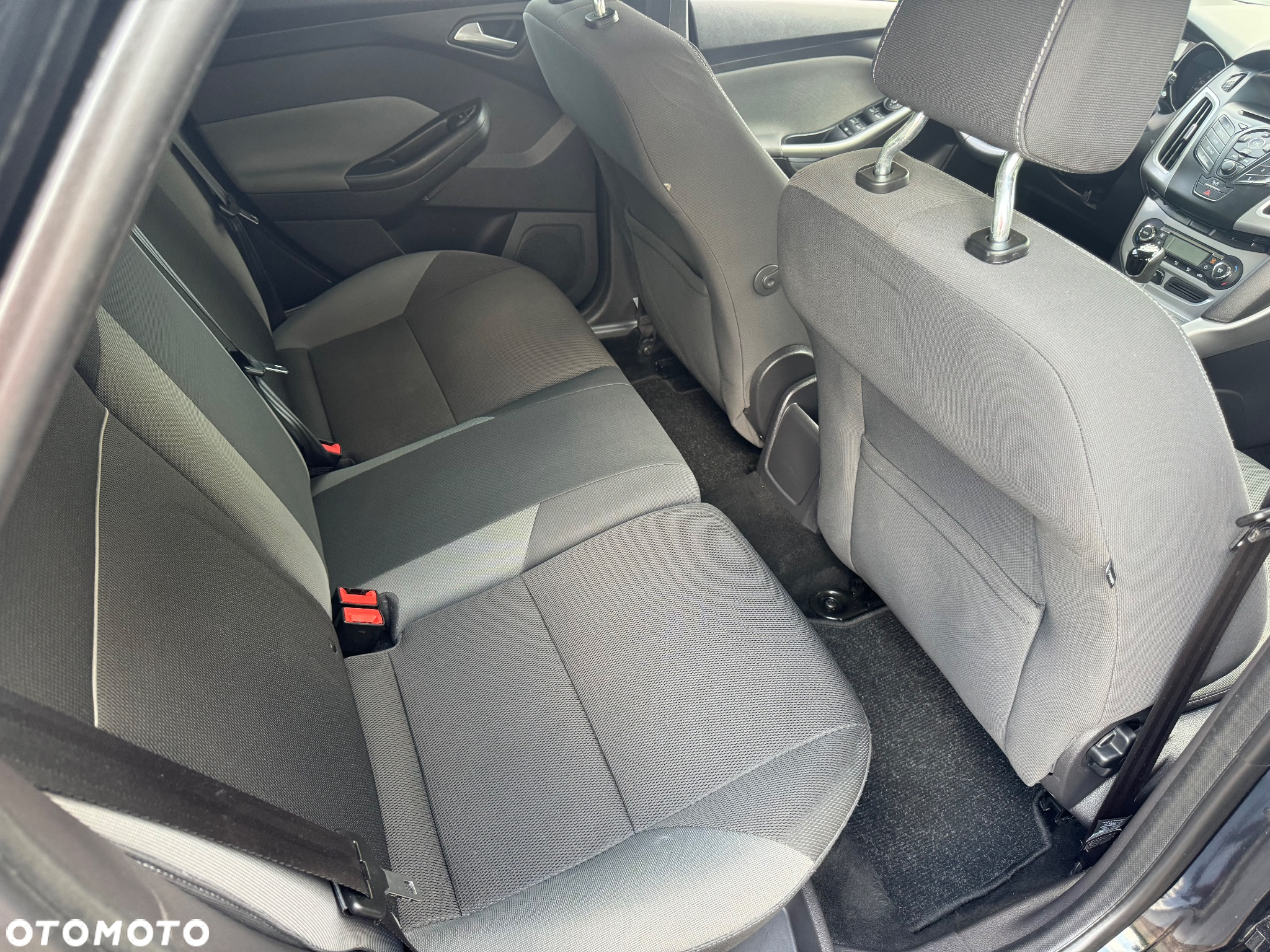 Ford Focus 1.6 Edition - 16