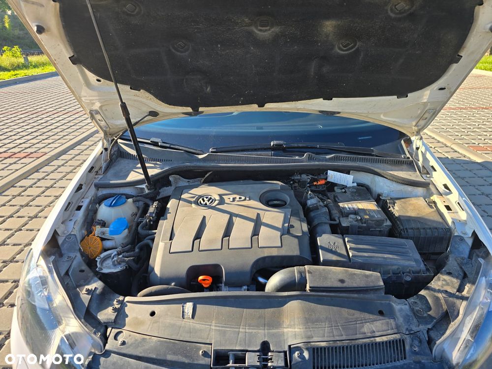 Volkswagen Golf 1.6 TDI Highline - 12