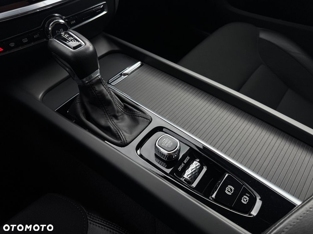 Volvo V60 D3 Geartronic Momentum Pro - 24
