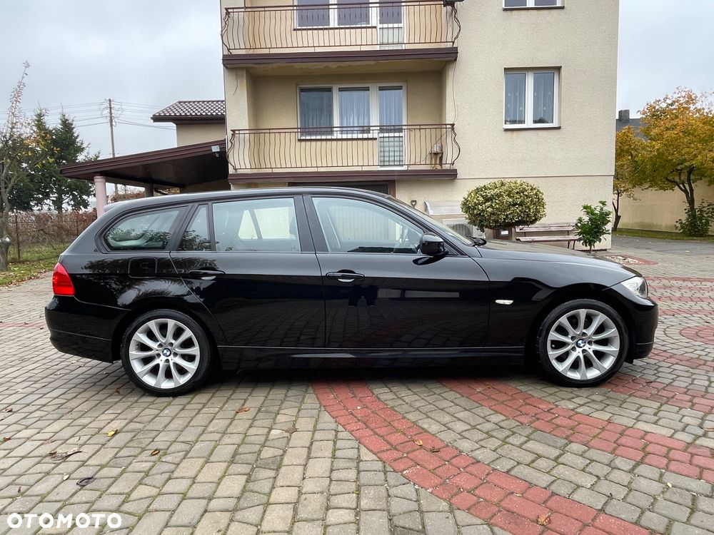BMW Seria 3 318i Touring - 5