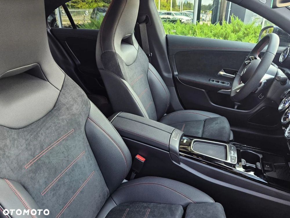 Mercedes-Benz CLA 250 e PHEV AMG Line 8G-DCT - 18