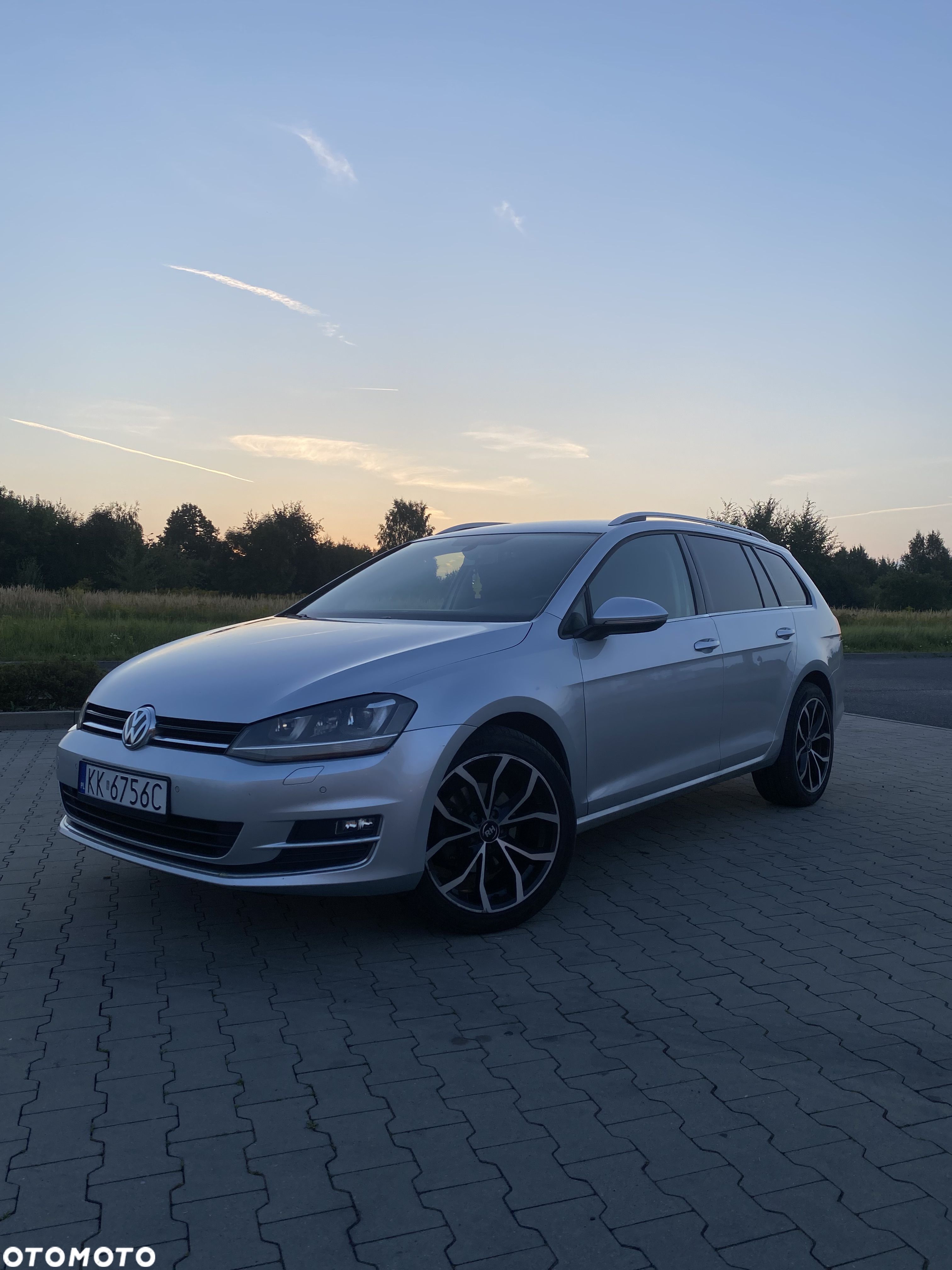 Volkswagen Golf - 1