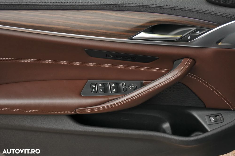 BMW Seria 5 520d AT - 37
