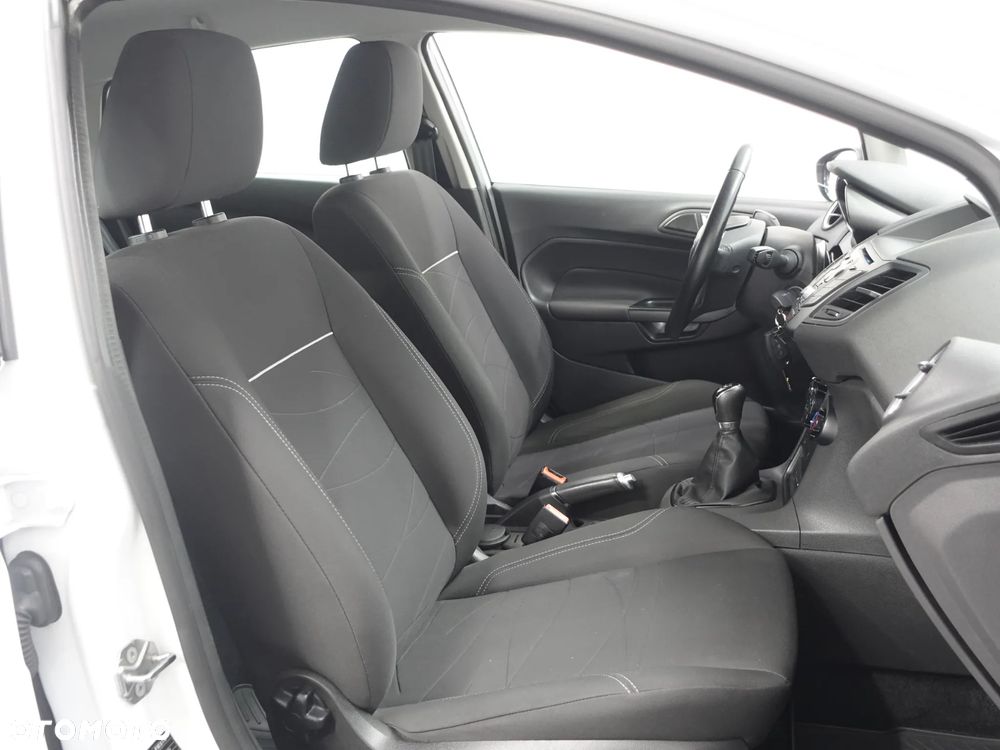 Ford Fiesta - 25
