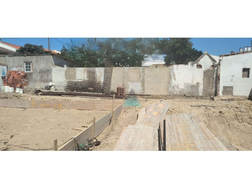 Moradia Geminada em Construção | Foros de Amora - Grande imagem: 3/23
