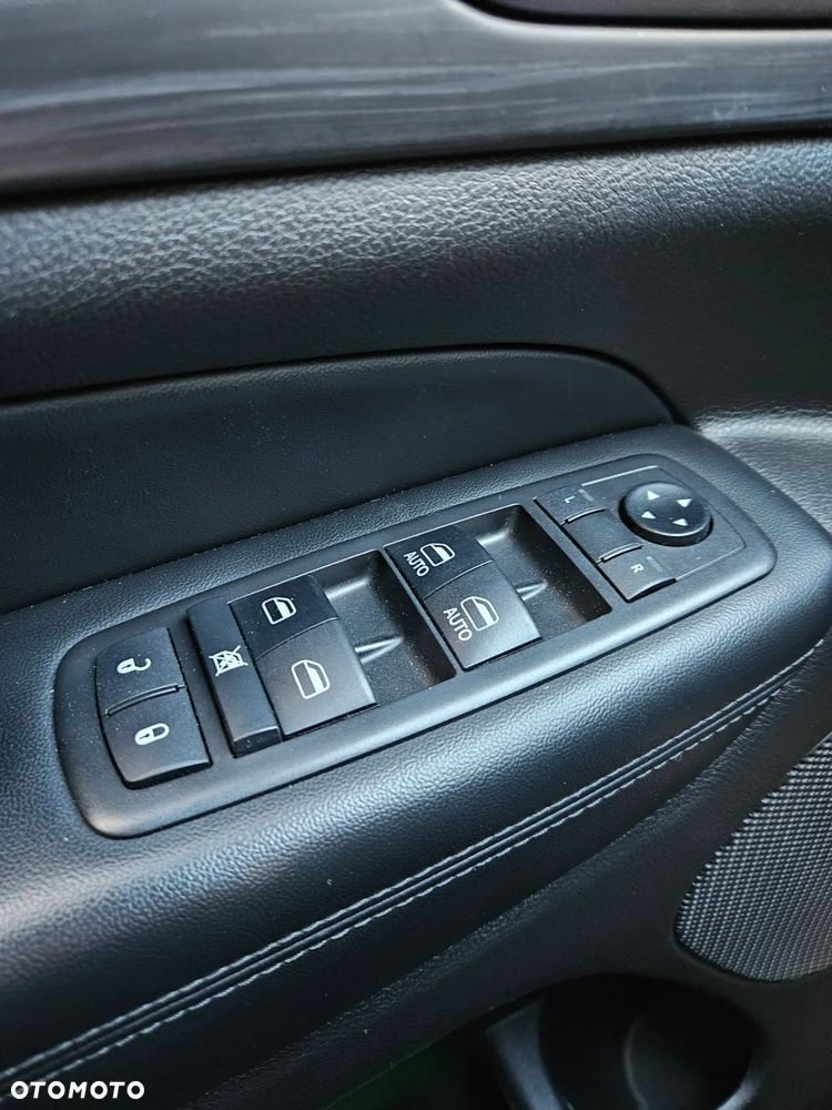 Jeep Grand Cherokee - 20