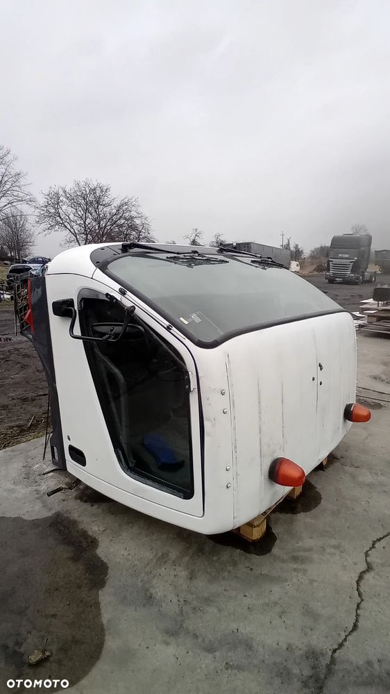 Kabina do Mitsubishi Canter - 1