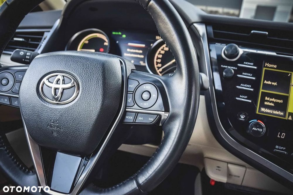 Toyota Camry 2.5 Hybrid Executive CVT - 22