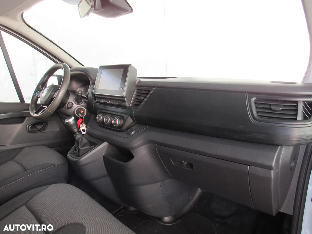 Renault Trafic Combi 2.0 Blue dCi 110 S&S L1 8+1 Life - 12