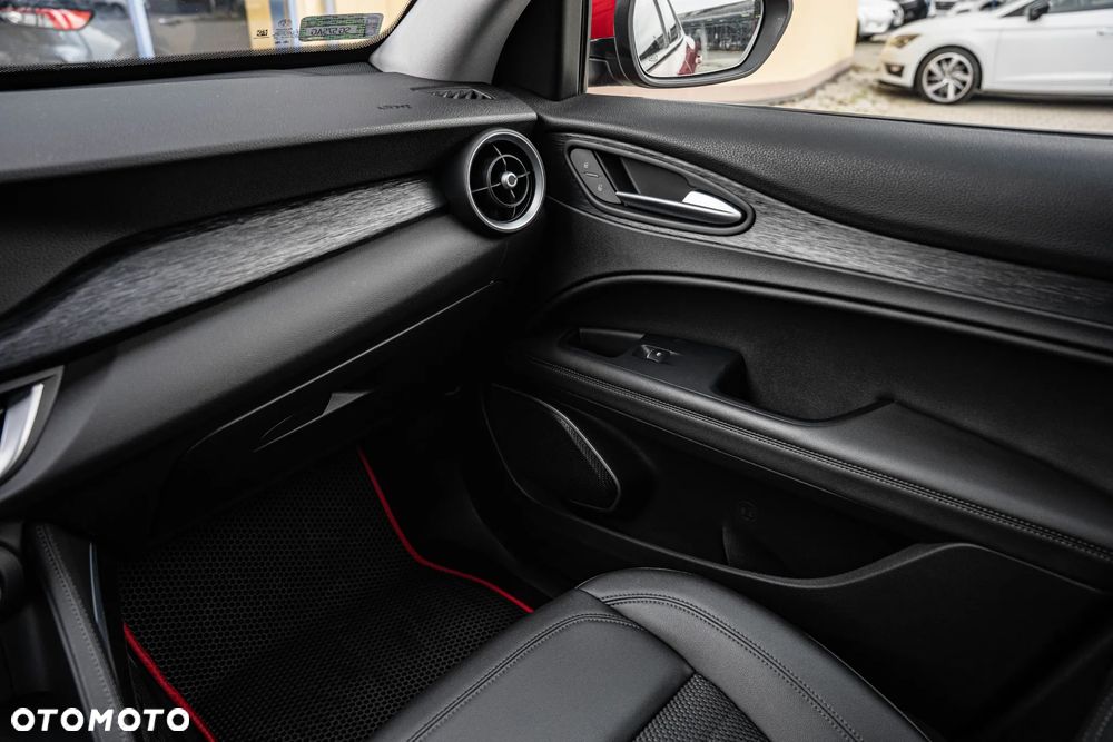 Alfa Romeo Stelvio 2.0 Turbo Sprint Q4 - 30