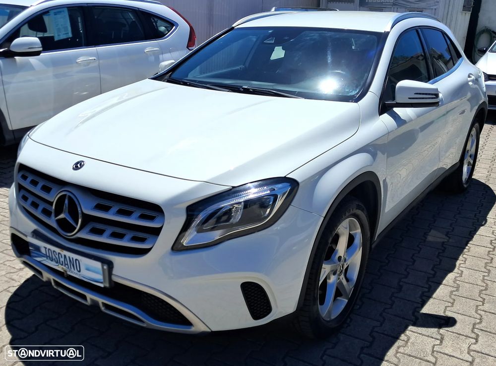 Mercedes-Benz GLA 180 d - 4