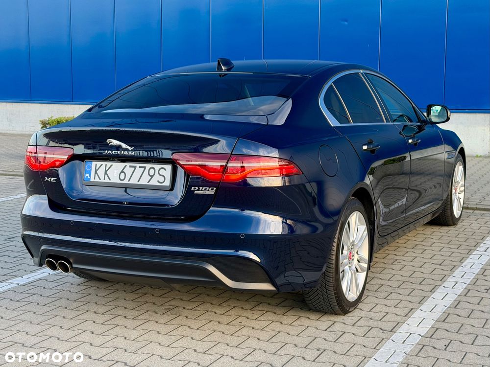 Jaguar XE D180 S - 8