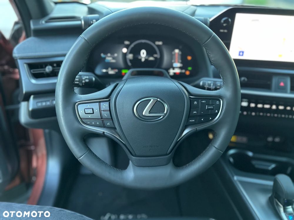 Lexus UX 300h F Sport Design - 28