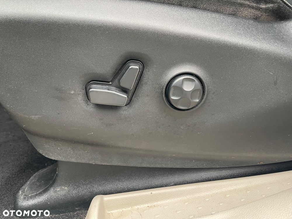 Chrysler Pacifica - 30