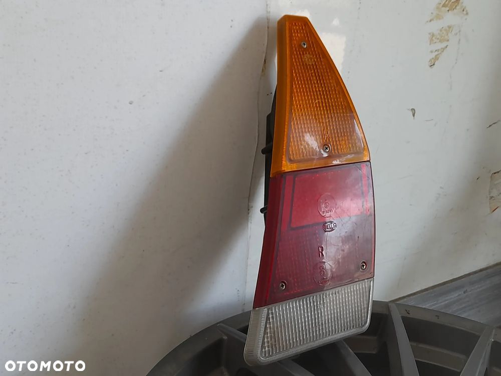 Lampa prawy tył Volkswagen Passat B1 Variant Hella 331945246 - 2