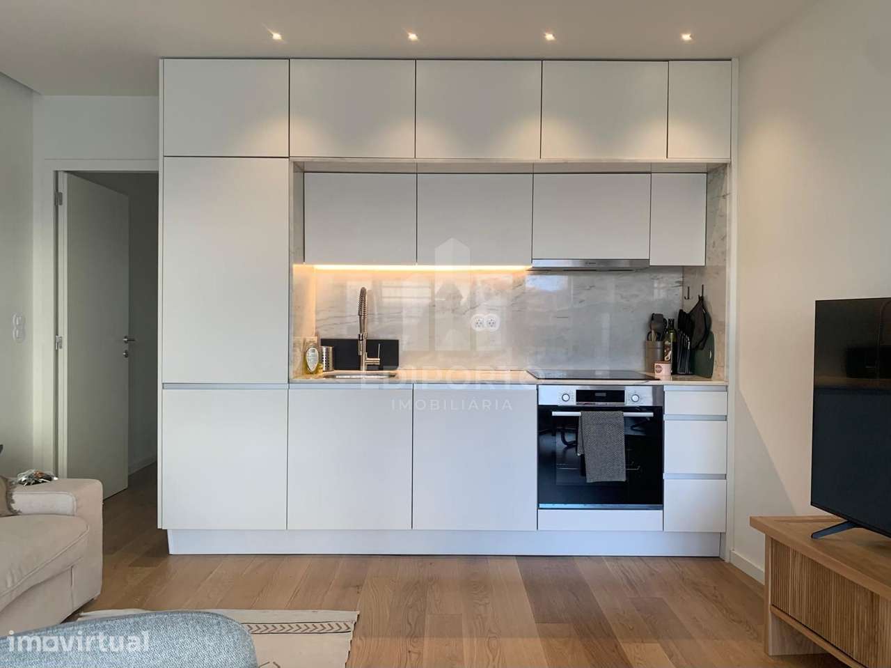 Apartamento T1 mobilado com varanda ao Metro Campanhã- DISPONÍVEL A PA - Grande imagem: 2/15