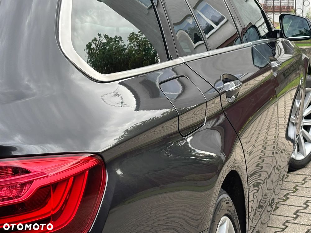 BMW Seria 5 525d xDrive Luxury Line - 7