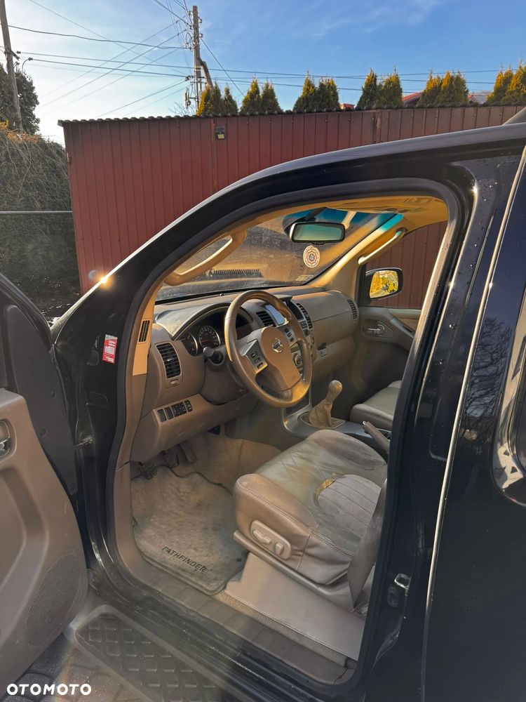 Nissan Pathfinder 2.5 dCi Premium - 38